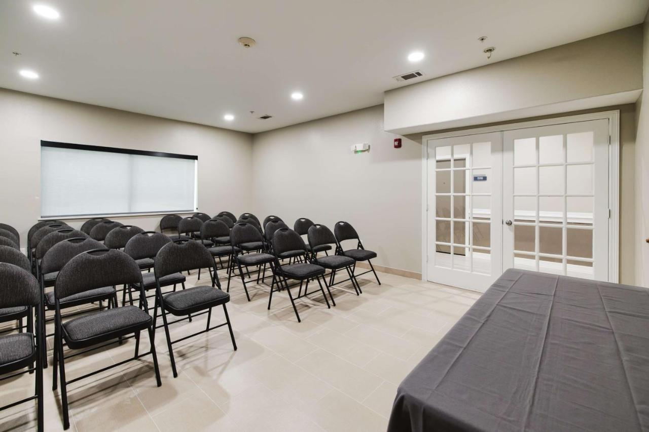Surestay Studio By Best Western Conroe Downtown Exterior foto