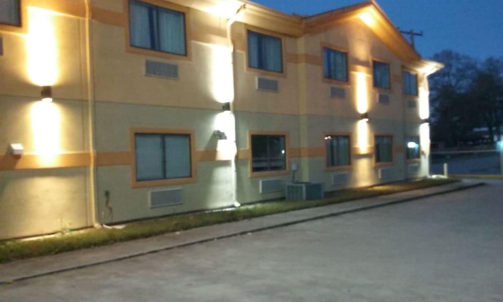 Surestay Studio By Best Western Conroe Downtown Exterior foto
